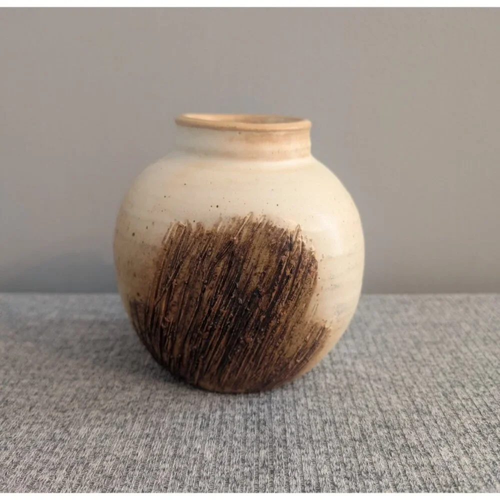 Handmade Beige/Brown Textured  Pottery Jar/Vase, 5 1/4" Tall, Signed "Susan" - Picture 2 of 5